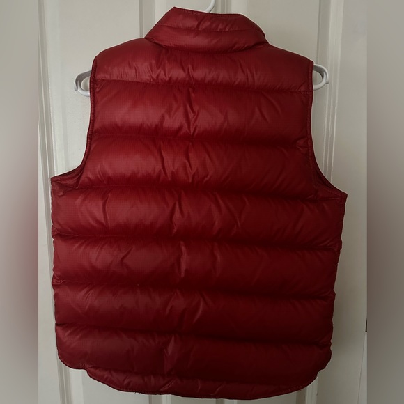 J.Crew wmns Sm RED Puffer Jacket Down+feathers.
19” Pit to Pit
23” Shldr to Hem - Picture 2 of 6